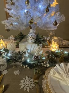 White Christmas Table