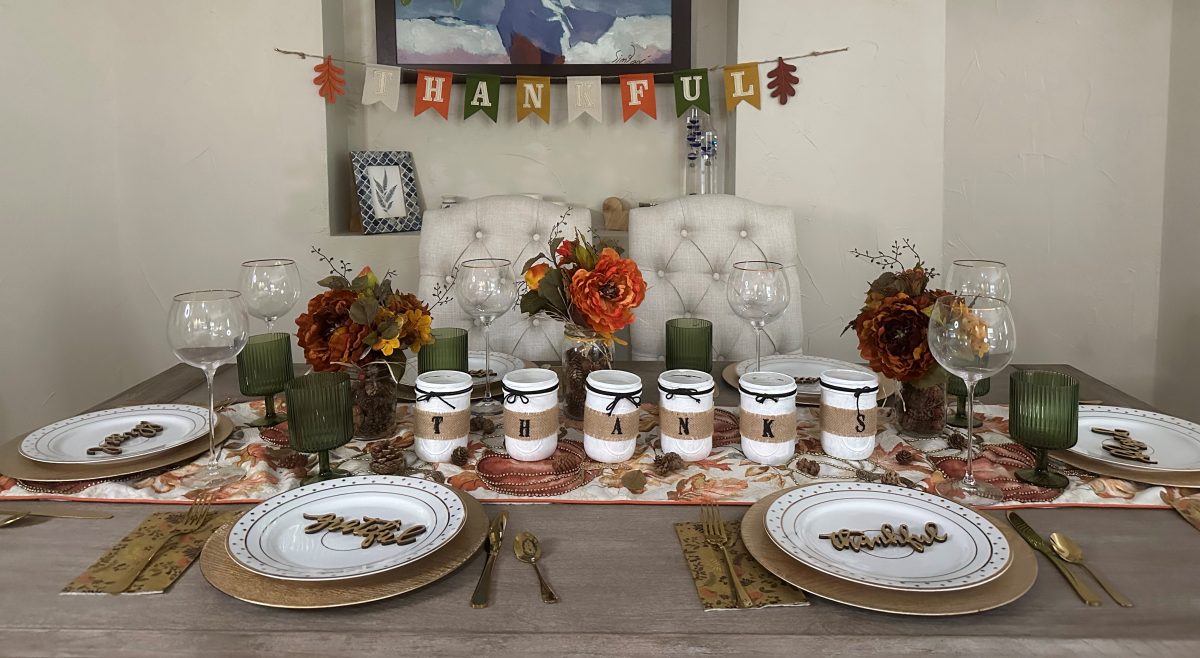 Thanksgiving table decor